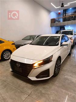 نيسان ألتيما